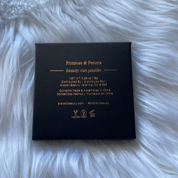 NIB Araceli Las Flores Blushes - Picture 4 of 5